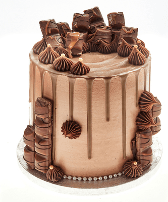 K.D. Events - Kinder Bueno Drip Cake that went out this weekend for a 21st  birthday 🍫 Message us to enquire! #dripcake #kinderbuenocake #cake  #chocolate #kinderbueno #sponge #vanilla #nutella #buttercream  #cakesofinstagram #foodporn #