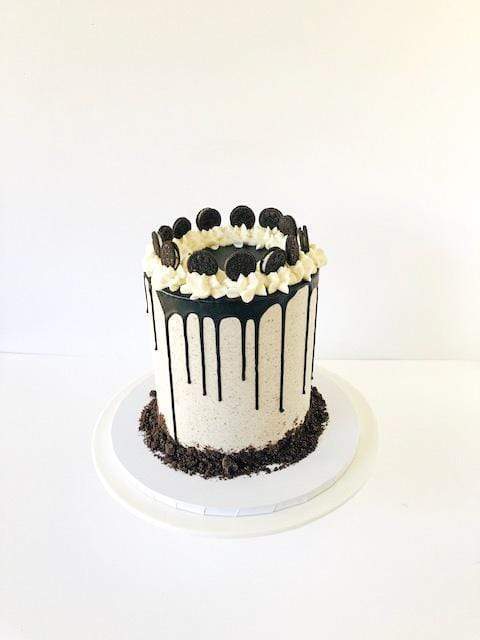 myBaker Online Shop Oreo Drip Cake